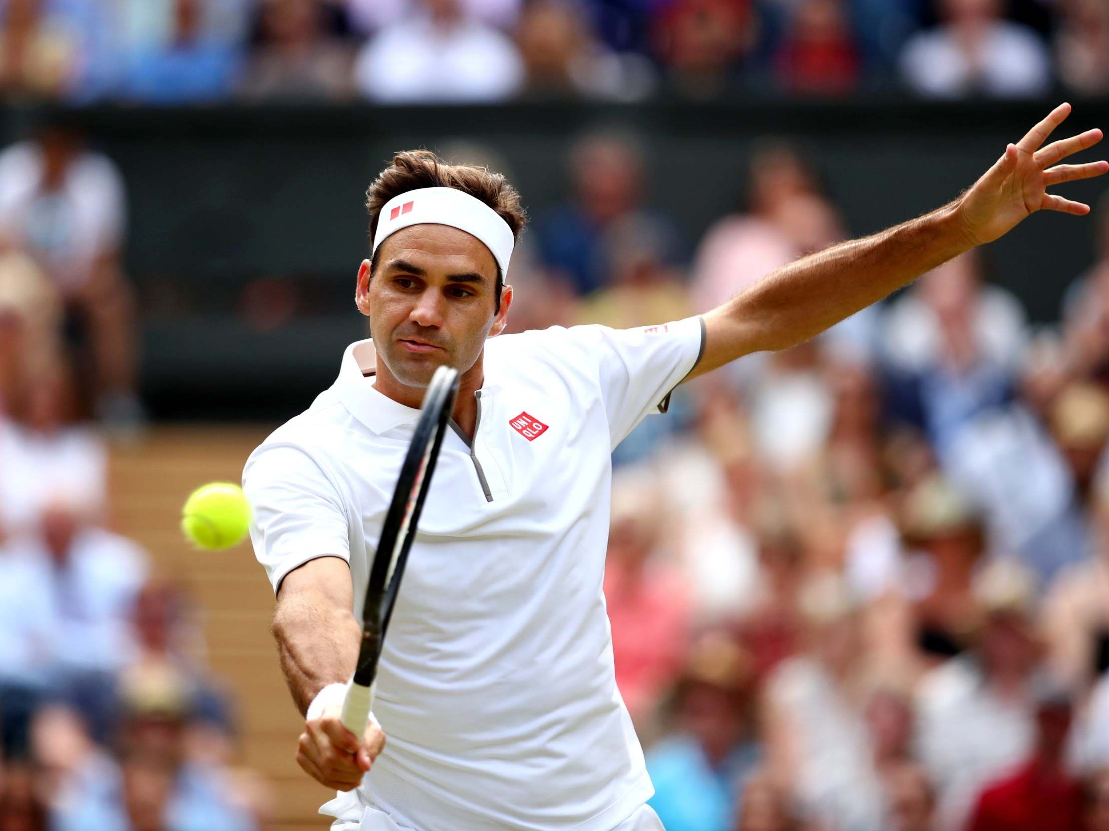 Federer rallies to send the final to a fifth set
