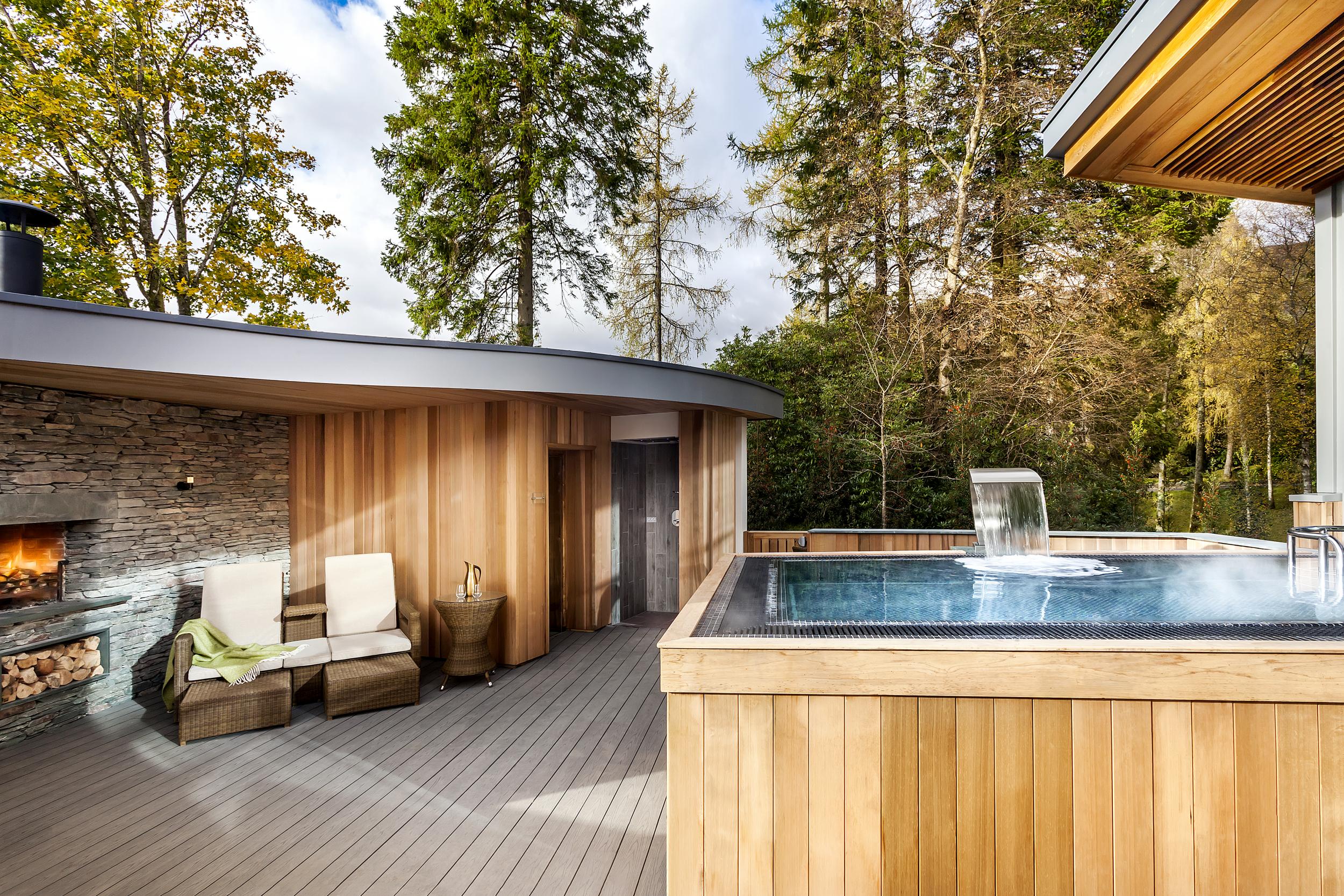 The sauna and outdoor plunge pool at Brimstone