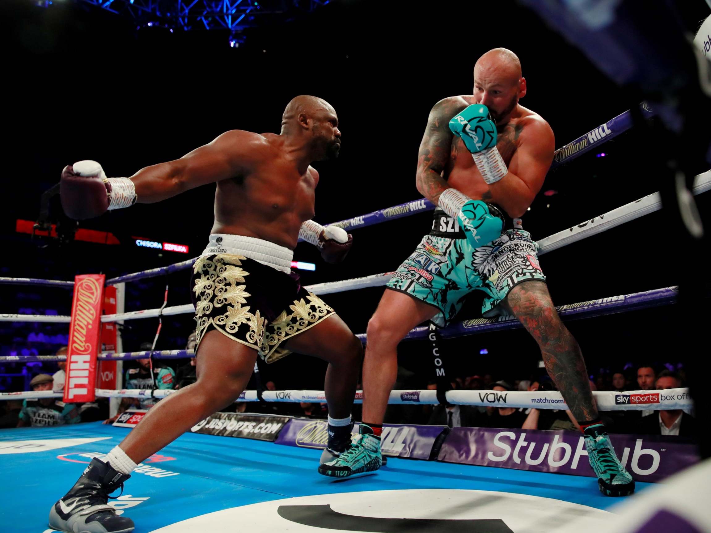 Chisora batters Szpilka in the second round