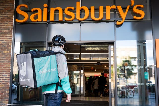 Sainbury’s and Deliveroo team up to offer hot takeaways, sweets and dips