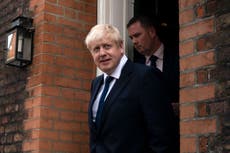 Who is Boris Johnson hiring as his closest advisers?