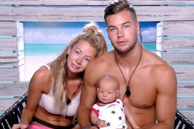Olivia Attwood and Chris Hughes on Love Island in 2017