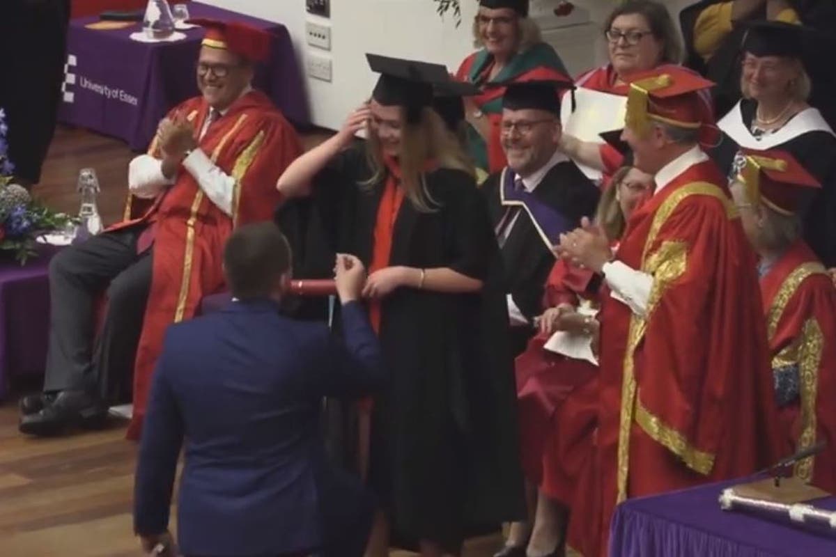 Man criticised for ‘hijacking’ girlfriend’s graduation with marriage proposal