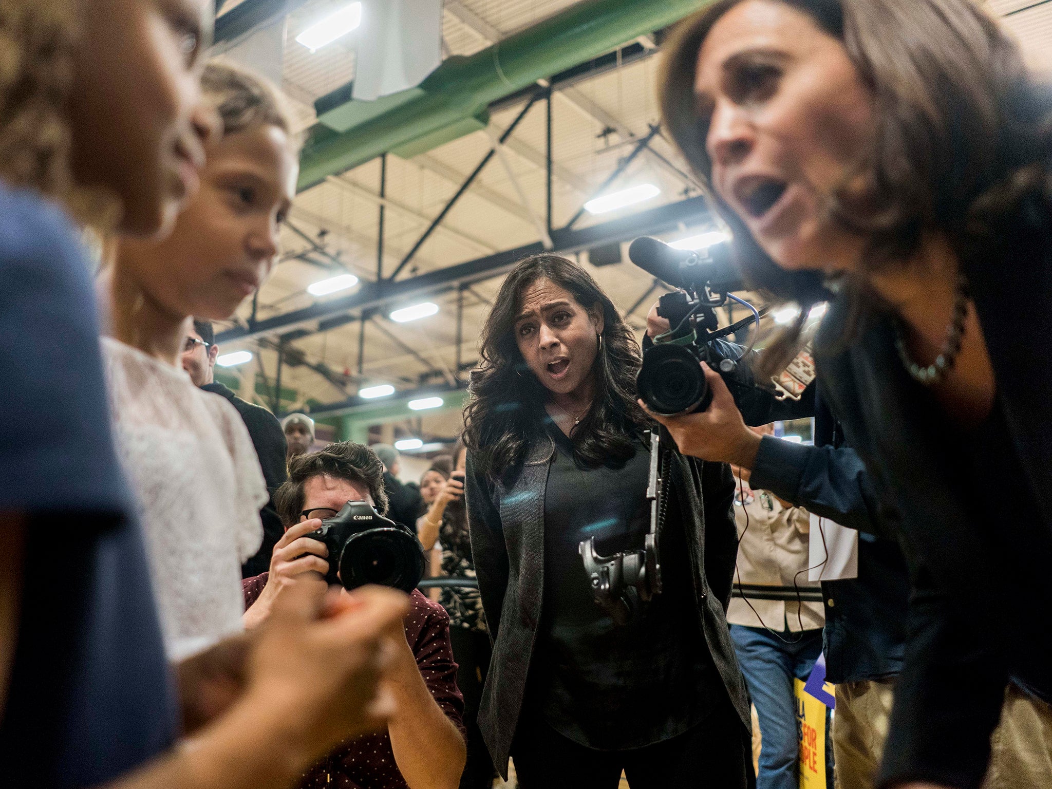 Kamala, right, meets two second-graders, with Maya, centre, during a town hall-style event in Las Vegas (Melina Mara/ Washington Post)