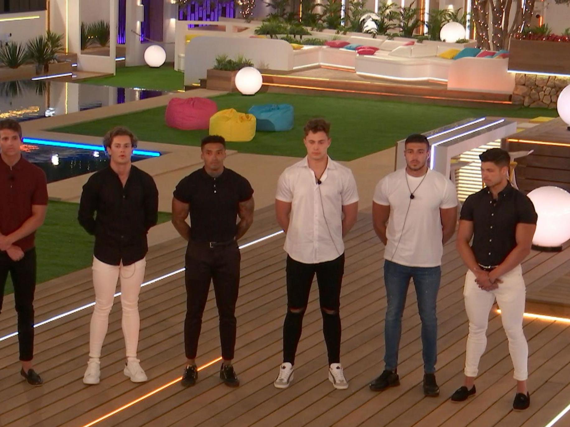 The men on Love Island tend to frequent white skinny jeans.