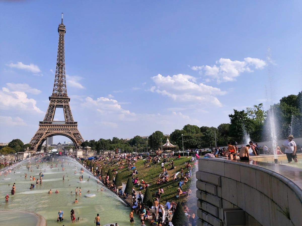 Paris 90. Сады Трокадеро в Париже. Франция площадь Трокадеро. Площадь Трокадеро у Эйфелевой башни. Вид Парижа с Трокадеро.