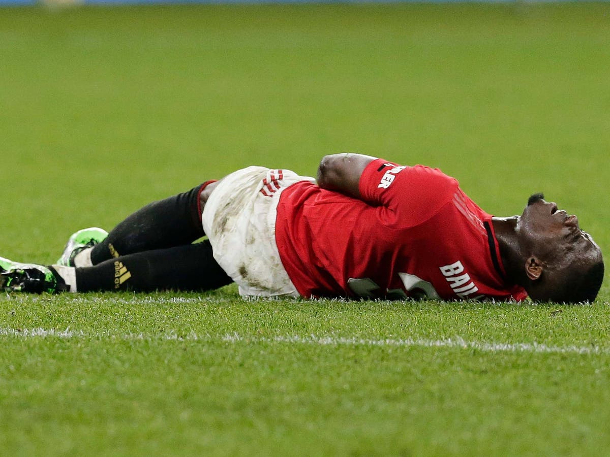 Manchester United injury news: Eric Bailly out for up to five months after undergoing knee surgery