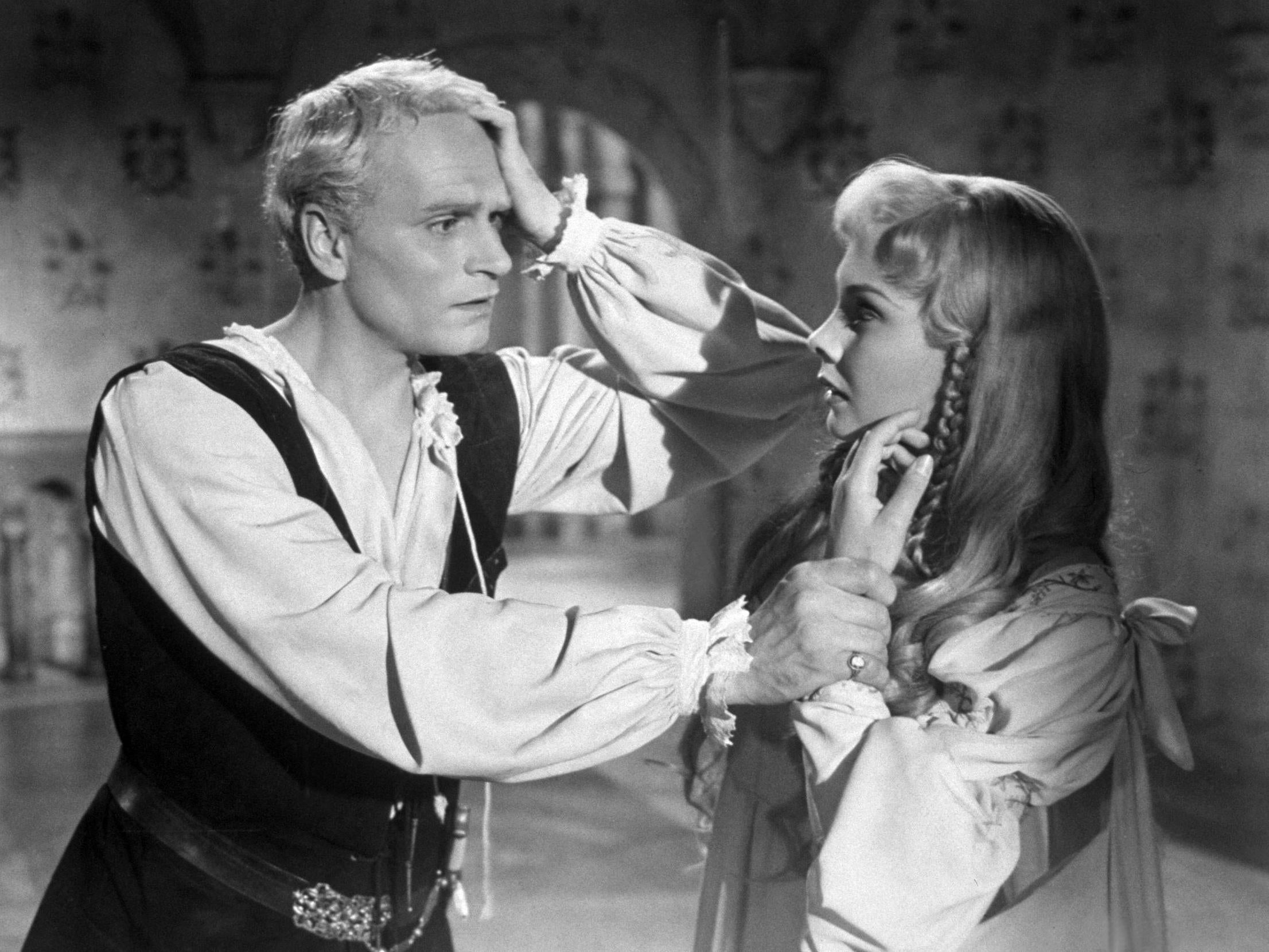 Laurence Olivier?and Jean Simmons as Hamlet and Ophelia, in the film version of Hamlet?(Getty)