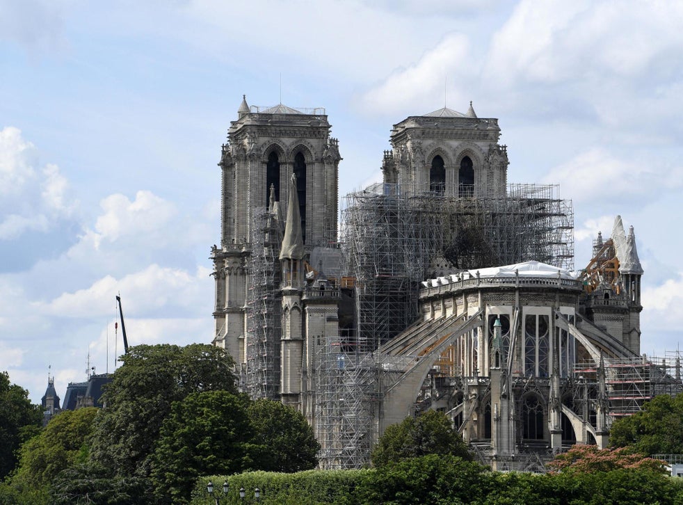 Christmas Mass At Notre Dame Cancelled For First Time In 200 Years The Independent The Independent