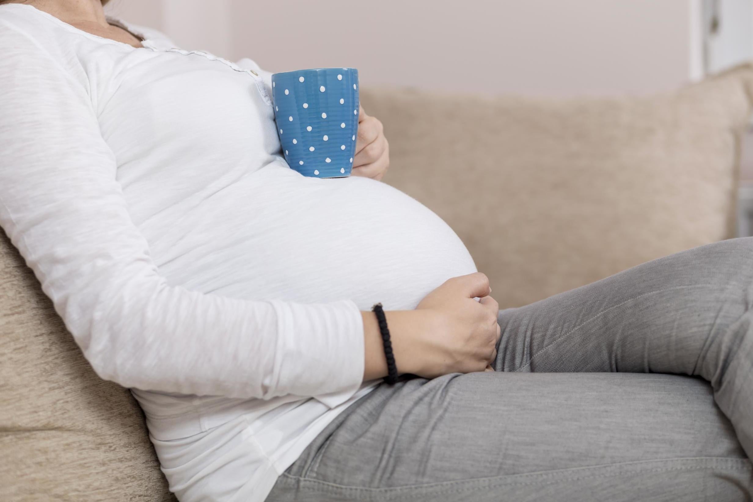 Pregnant woman shares her response to unsolicited advice (Stock)