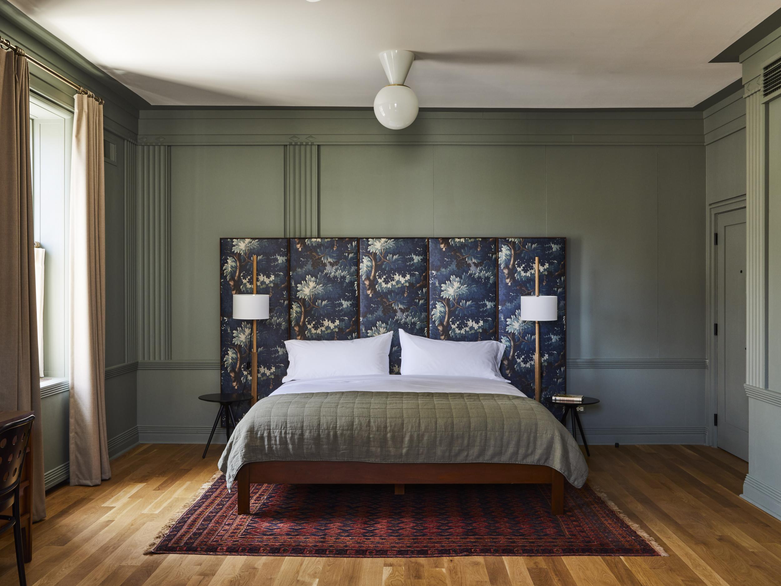 A refurbished bedroom in the historic Hotel Kinsley (Nicole Franzen)