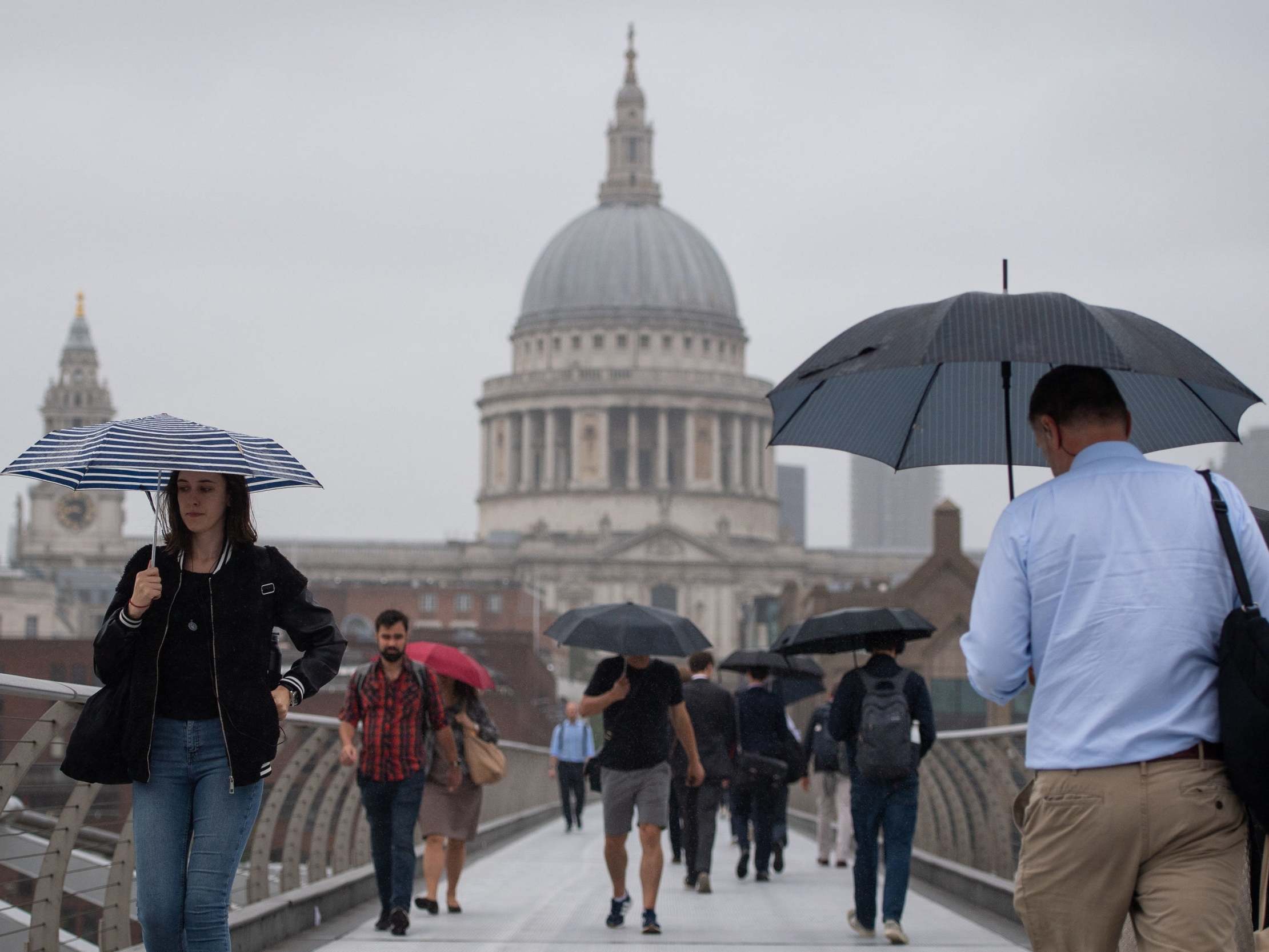 UK weather forecast: Gales and thunderstorms on way this weekend, warns Met Office