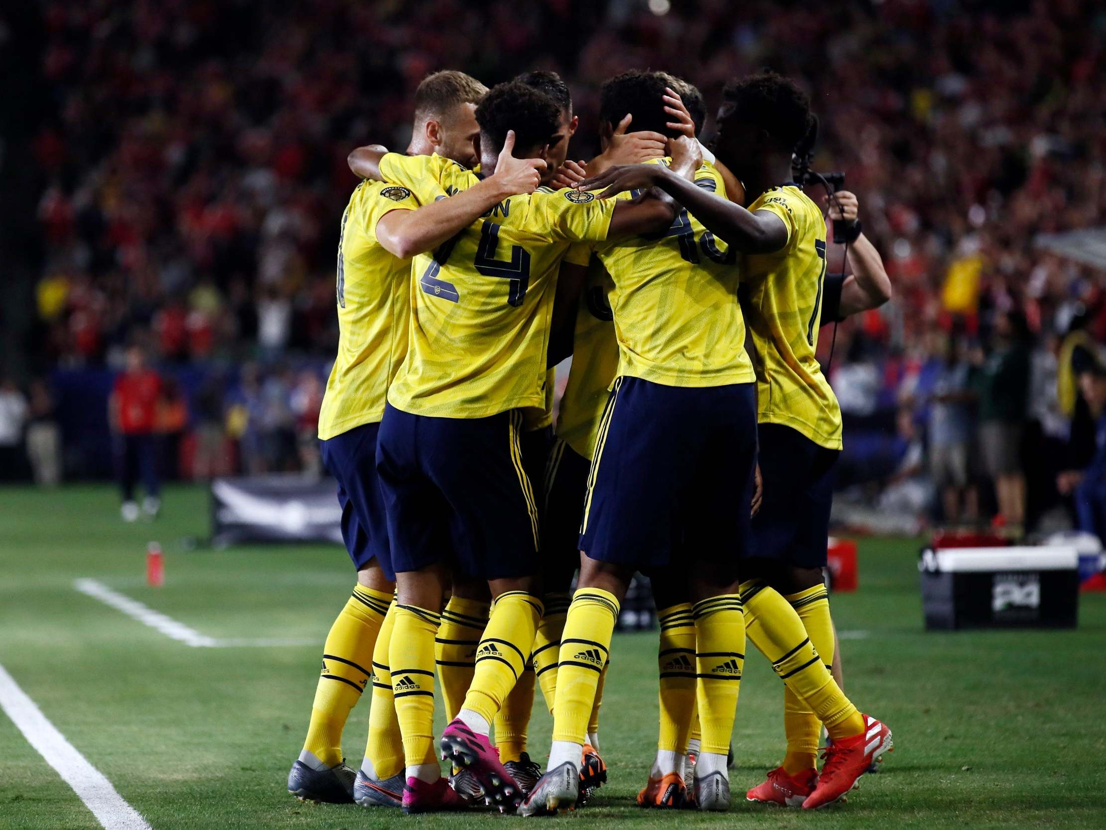 Arsenal players celebrate