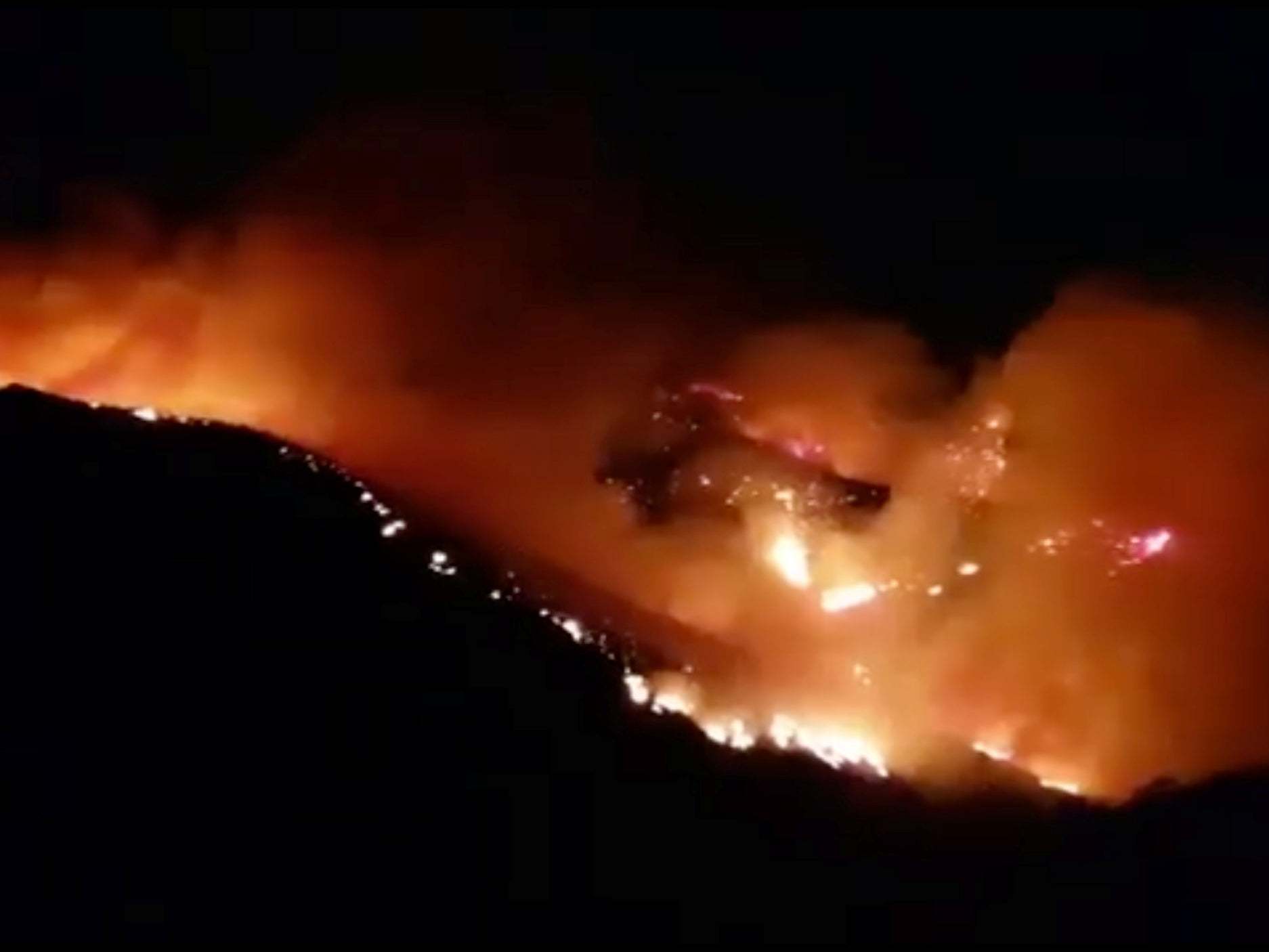 Gran Canaria Fire Hundreds Forced To Flee As Wildfires Rage On Holiday