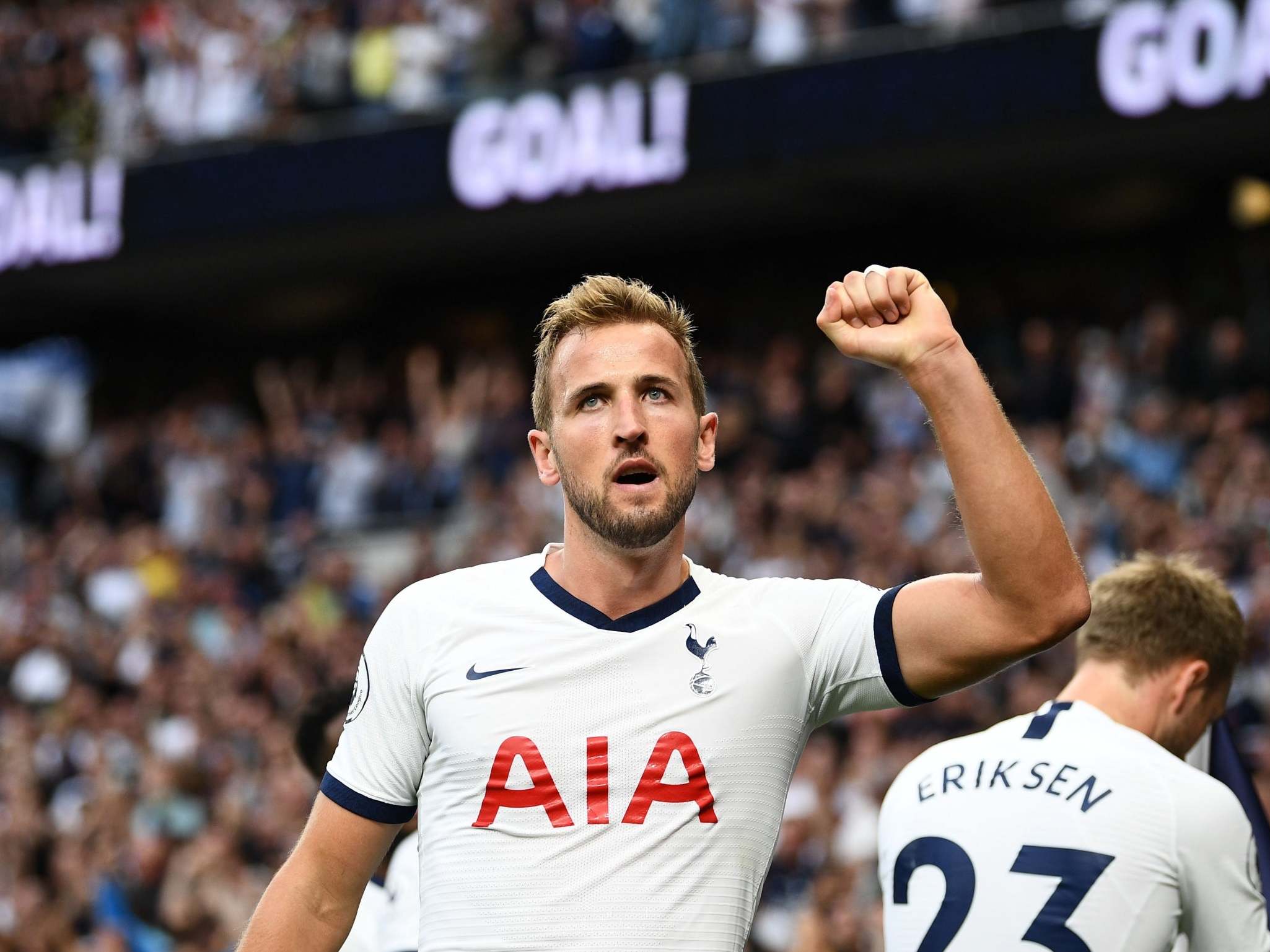 Kane celebrates his winner vs Aston Villa