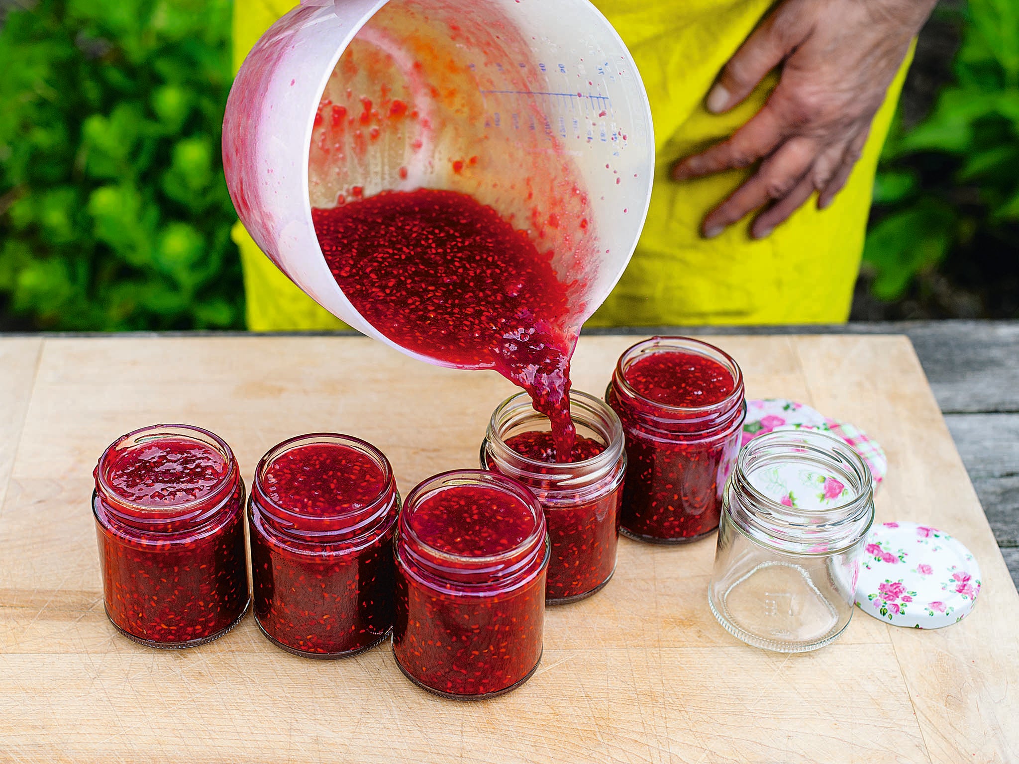 Make an easy trifle with this fail-safe recipe