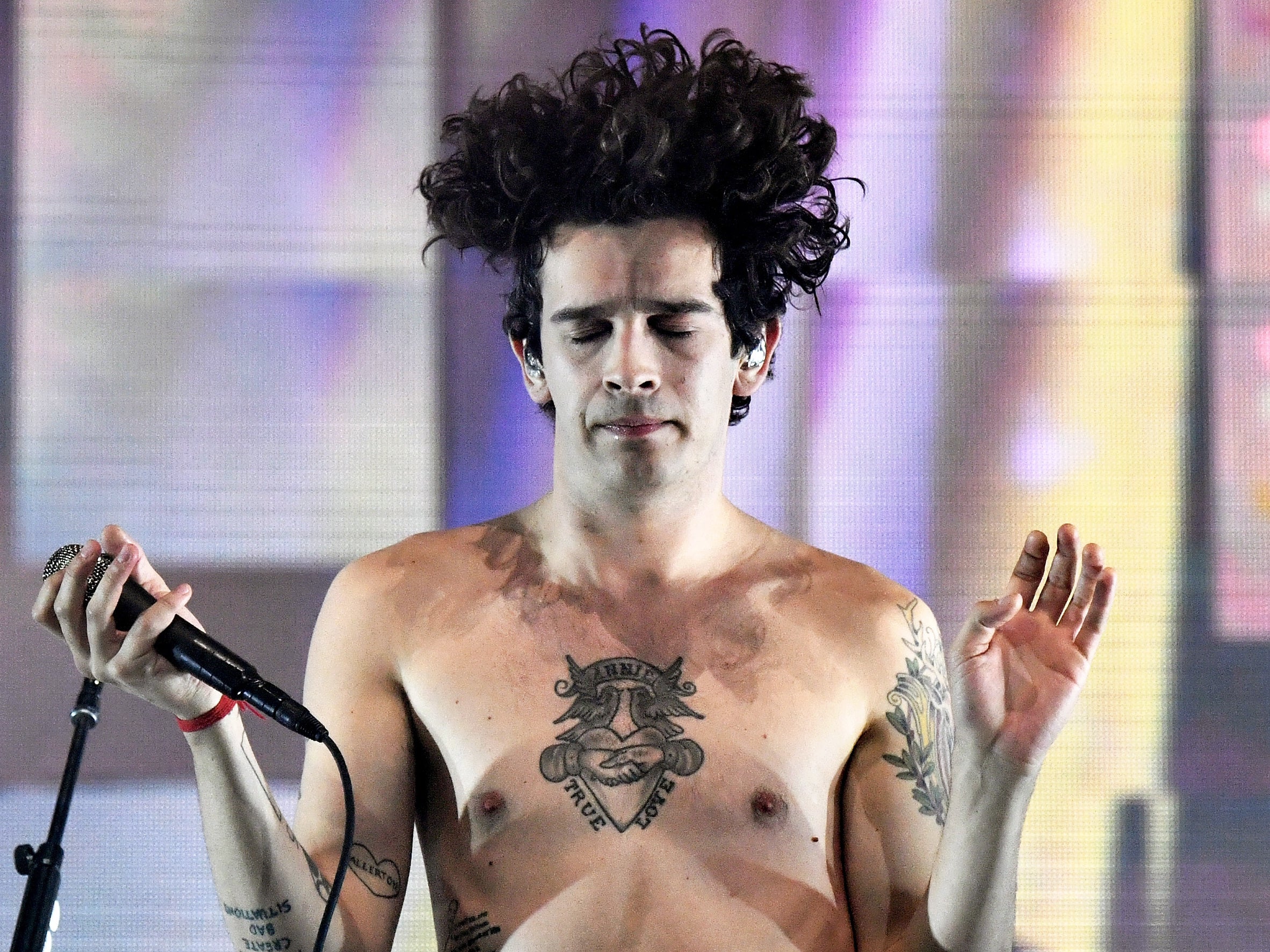 7. Get the Look: Recreating Matty Healy's Blue Hair with Temporary Dye - wide 4