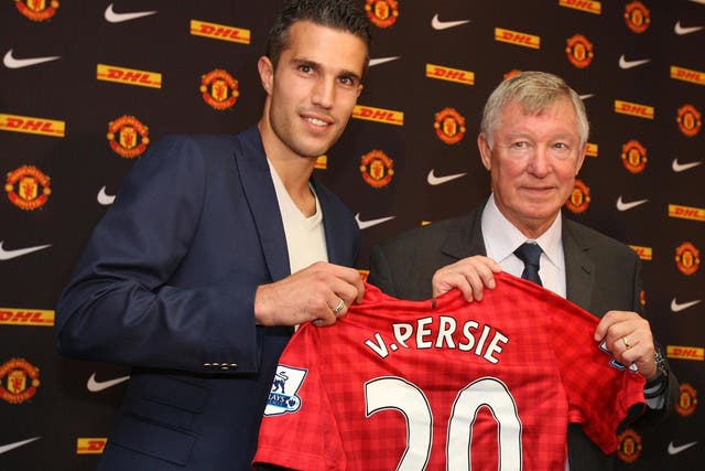 Van Persie is unveiled as a Man United player