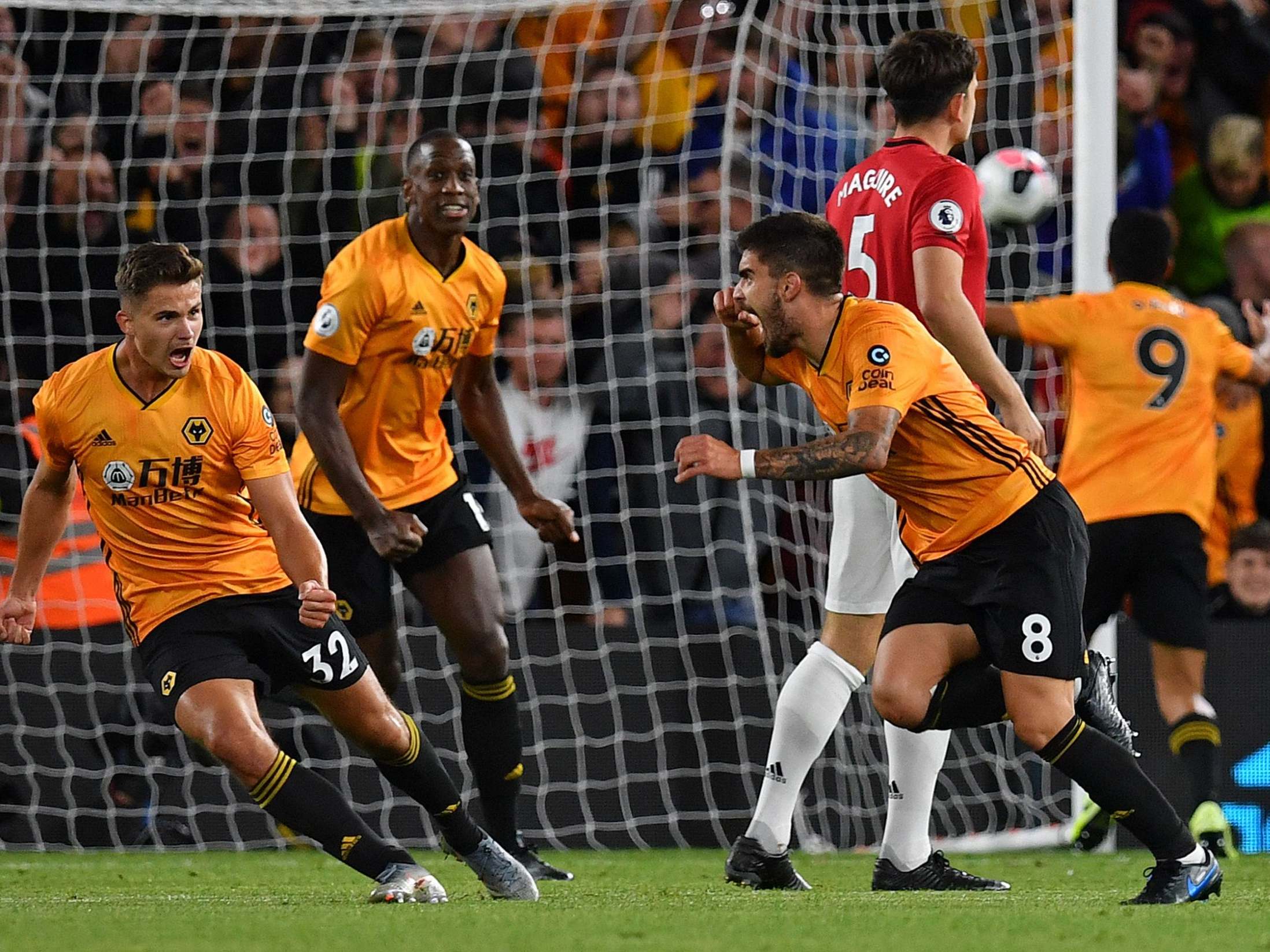 Ruben Neves celebrate equalising against United