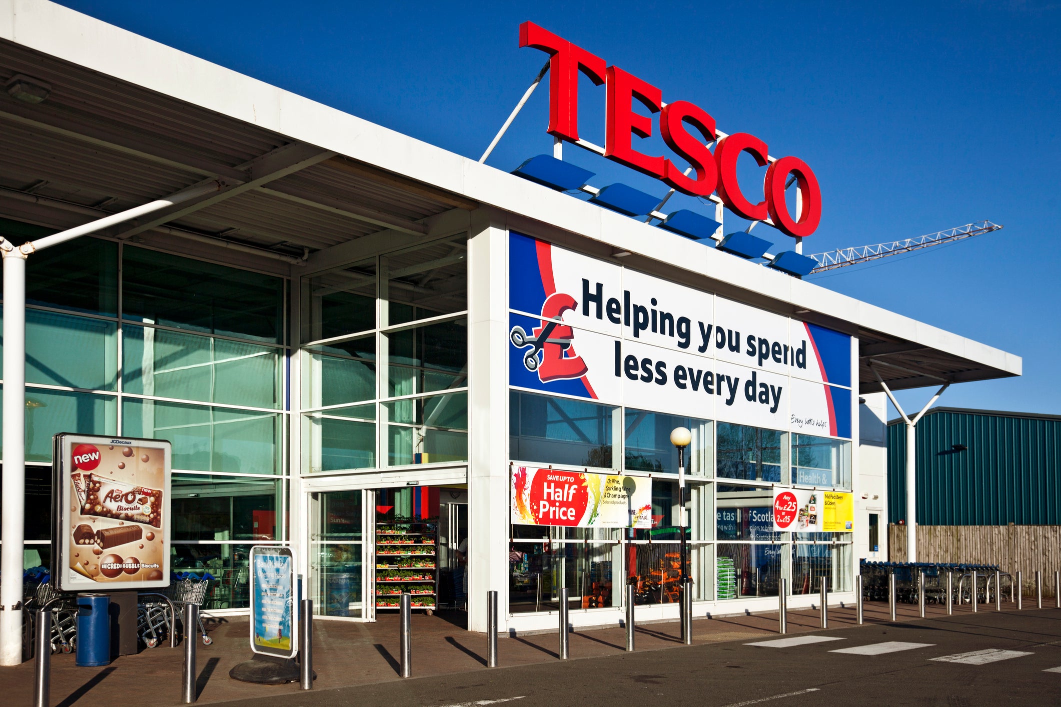 Tesco vows to remove one billion pieces of plastic packaging by end of ...