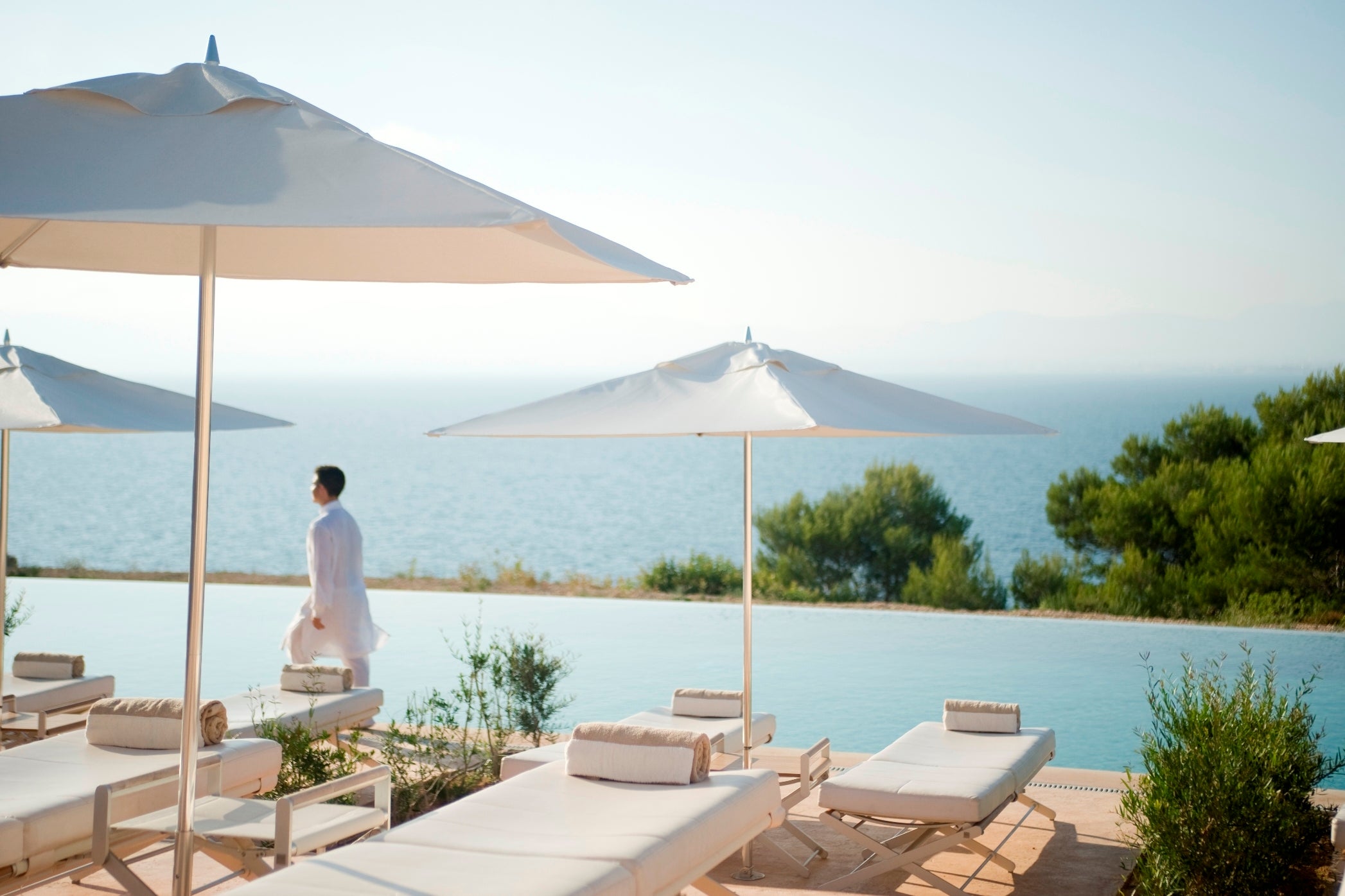 Enjoy panoramic views of Palma Bay from the hotel’s rooftop terrace