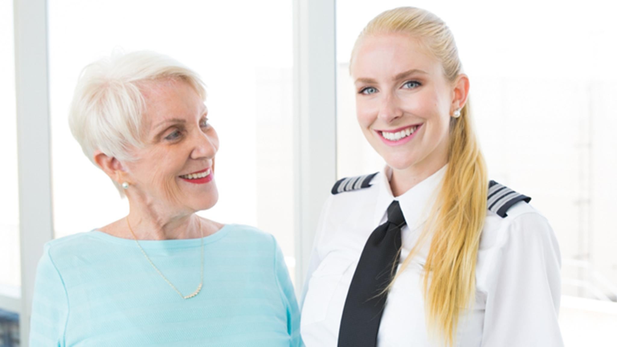 Beverley with her daughter, who begins captain’s training next month (Beverley Bass/American Airlines)