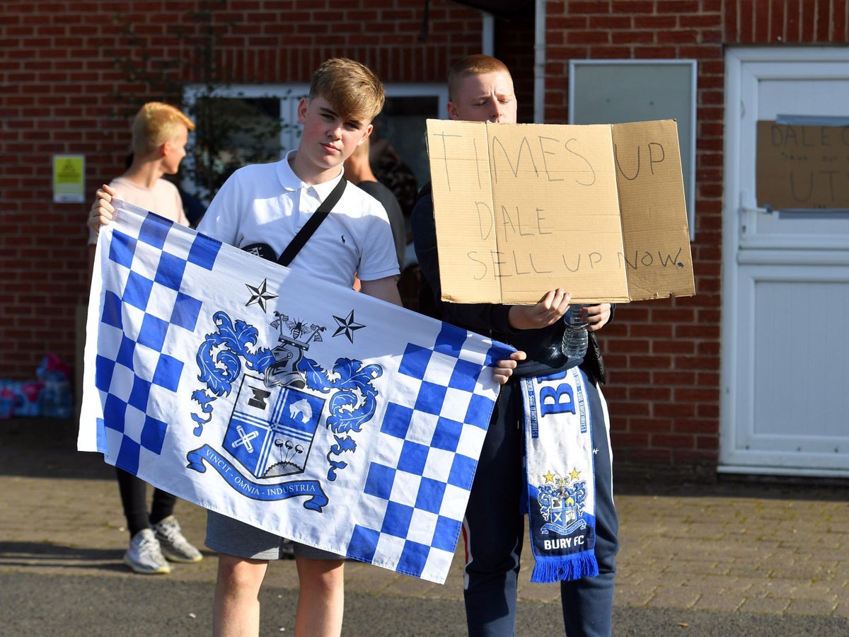 URGENTE! O Bury, da League One, que se - Bate Bola Inglês