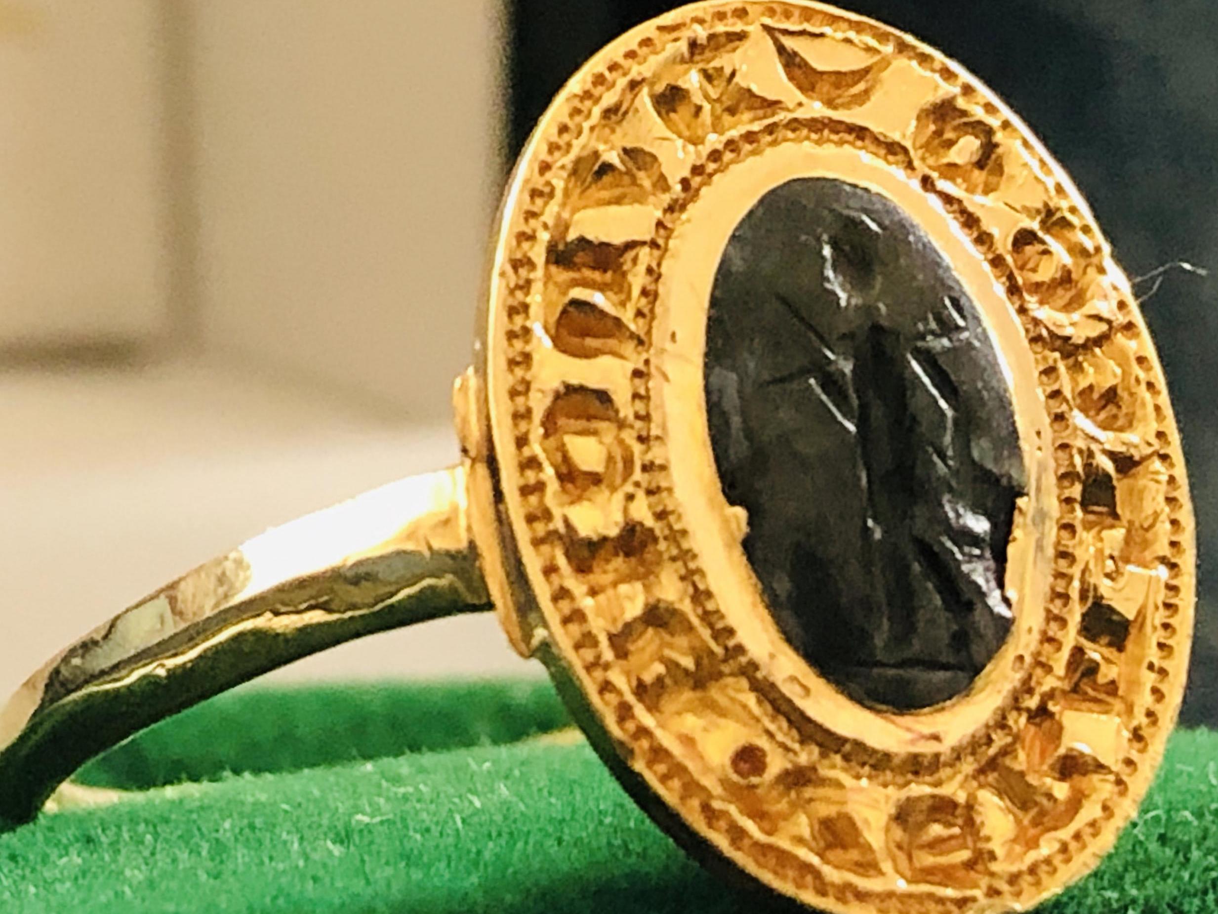 Кольцо оказалось золотым. Very old Ring Gold Price. Фото монеты со времен короля Эллы.