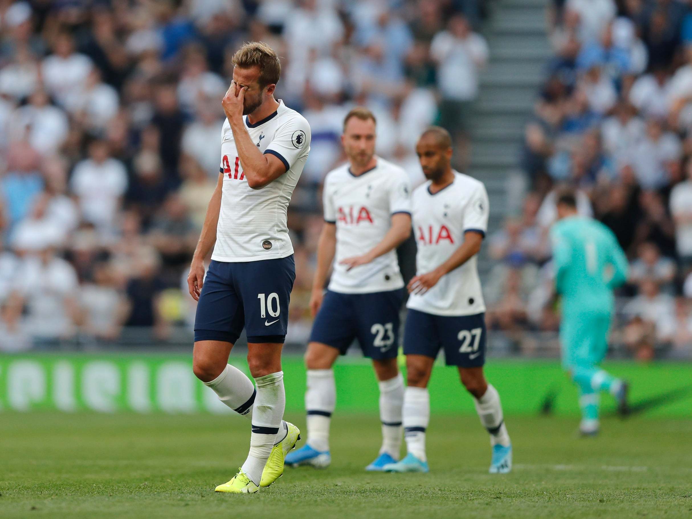 Blame Tottenham players, not Mauricio Pochettino, for Spurs' under-performance says Tim Sherwood