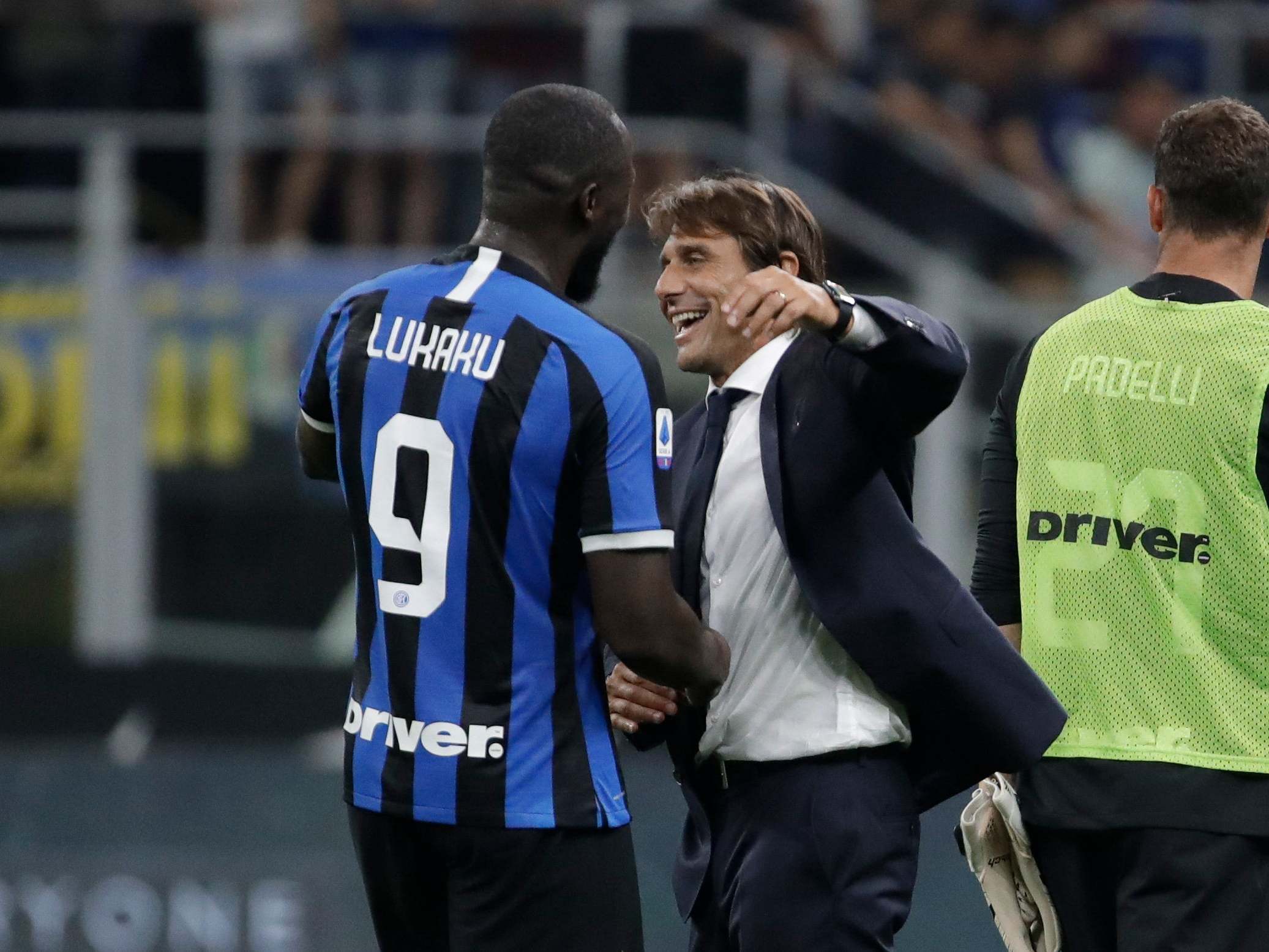 Romelu Lukaku and Antonio Conte embrace