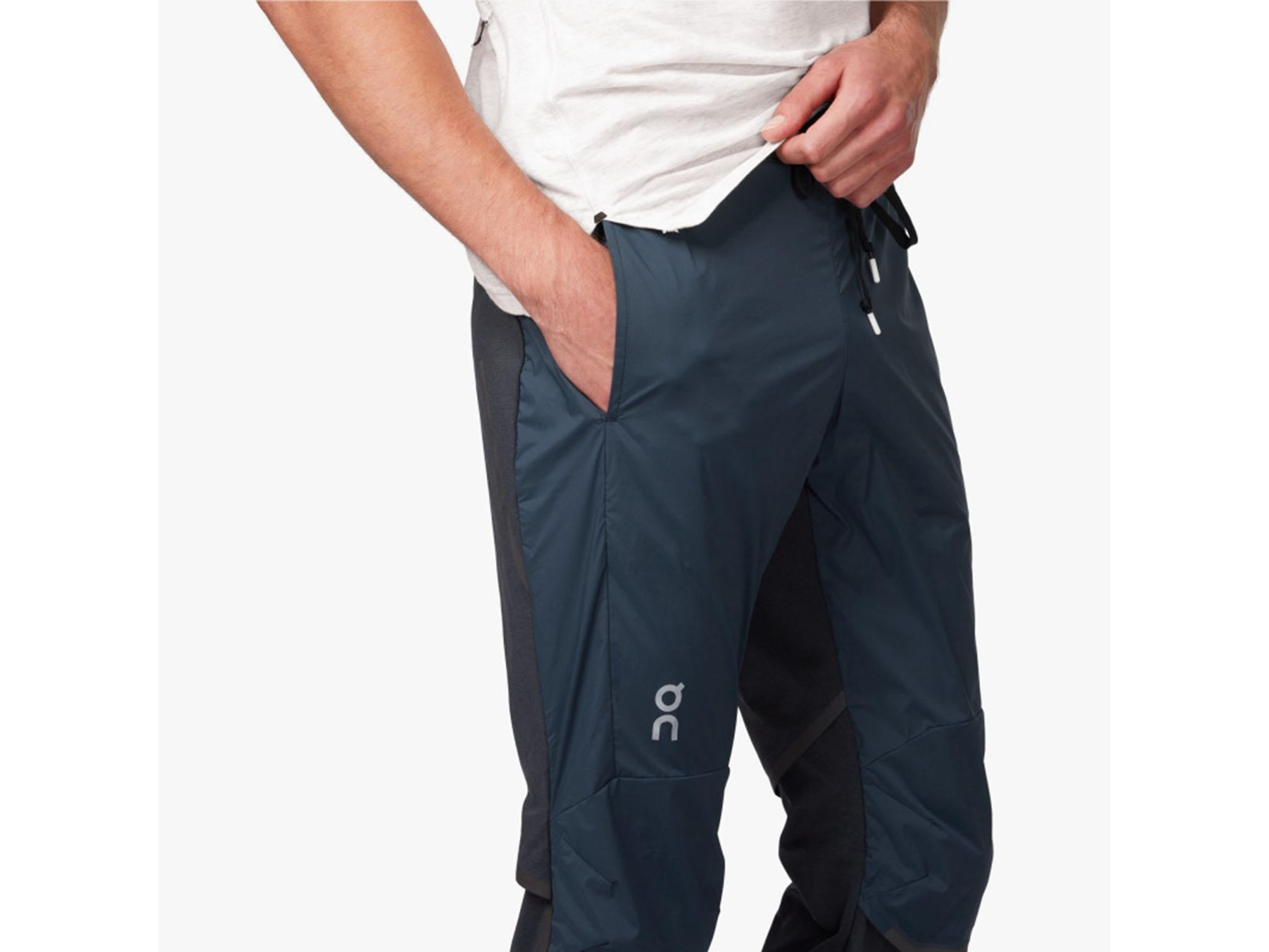 These trousers fit snugly around the ankles with an elasticated waist for maximum comfort
