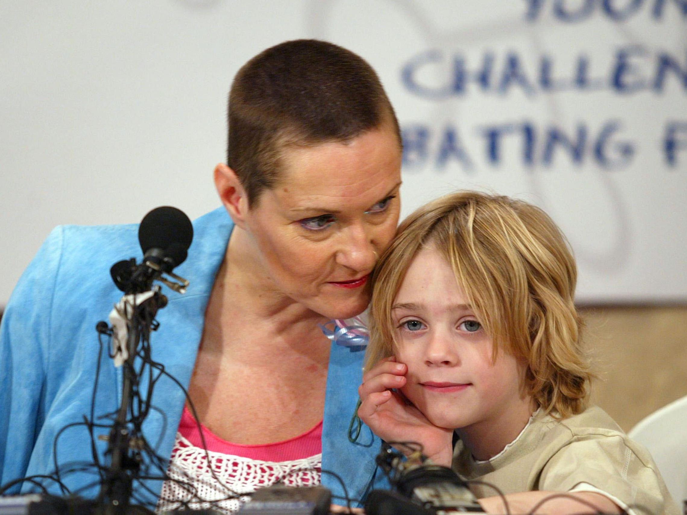 Alison Lapper Says Late Son Parys Was Bullied About Her Disability The Independent The