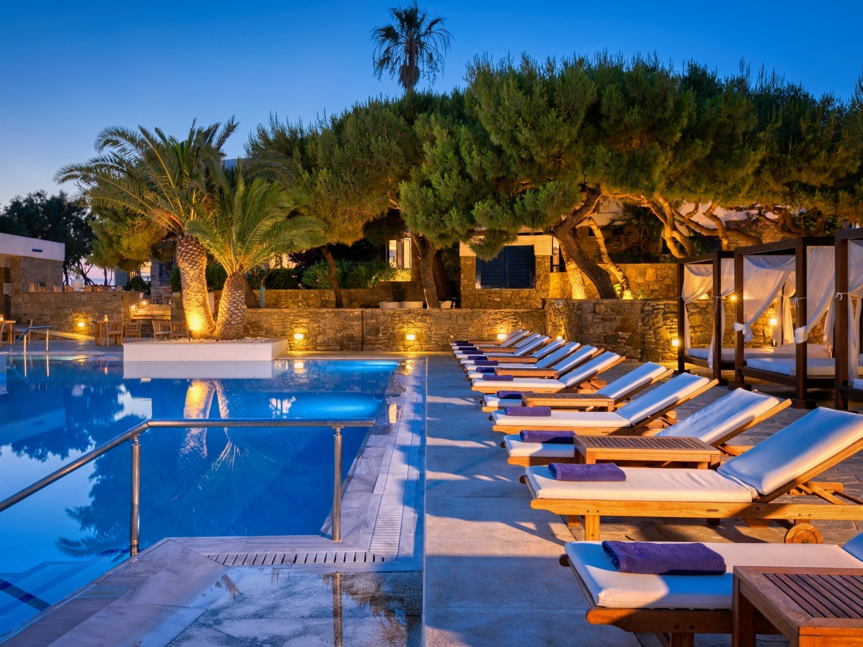 mykonos-theoxenia-pool-and-sunbeds.jpg