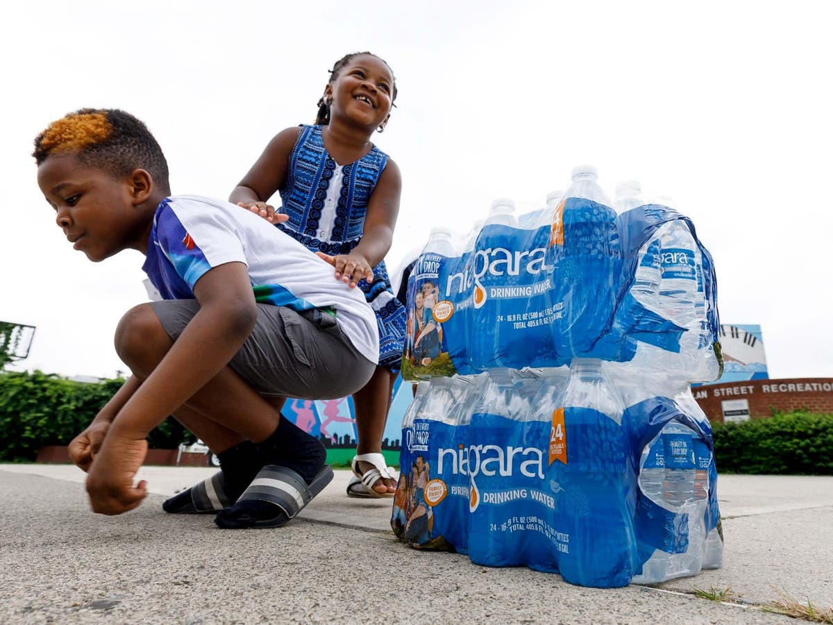 ‘This is a health crisis’ Could Newark’s contaminated water problem