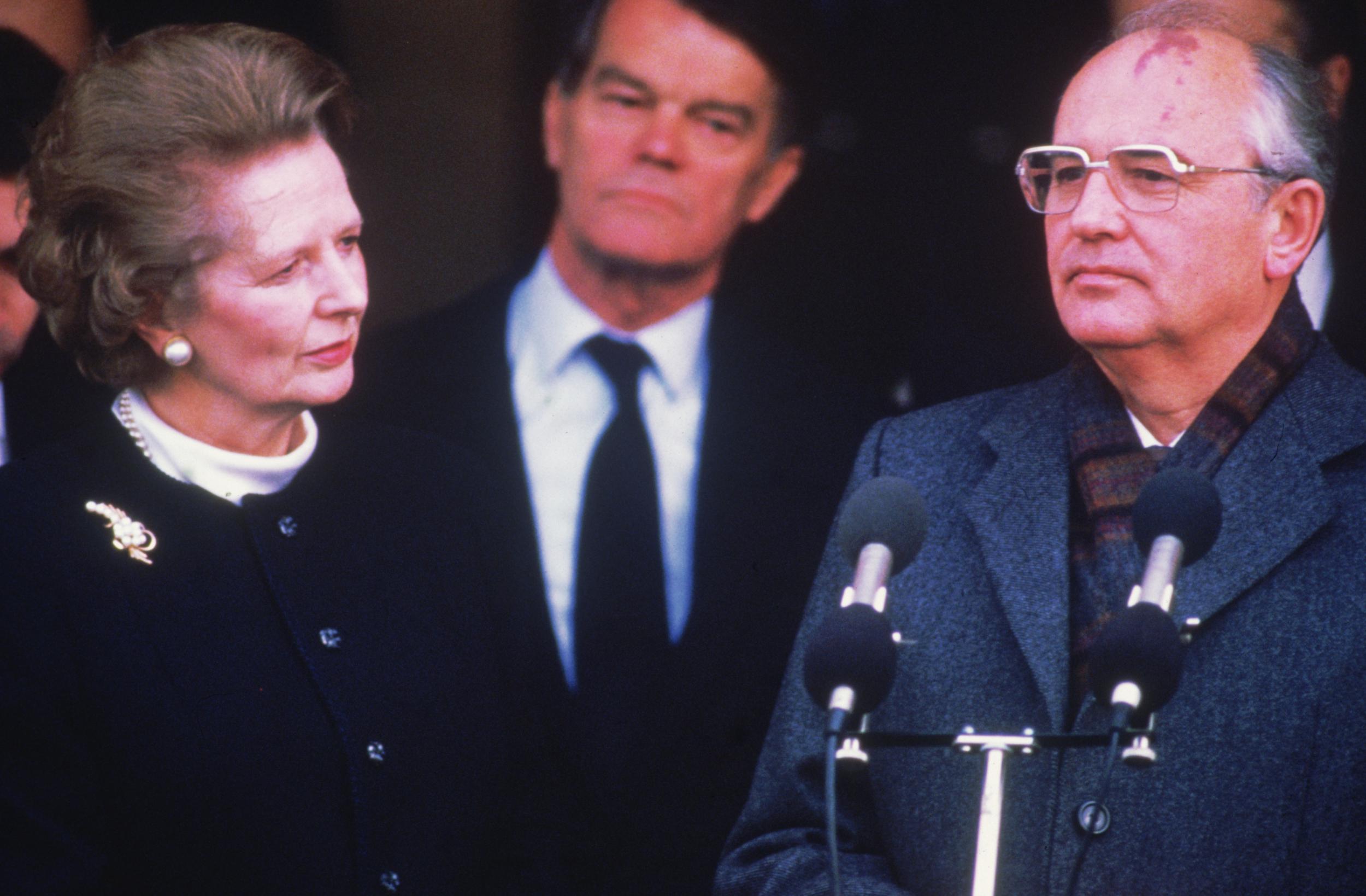 Margaret Thatcher, Alan Clark and?Mikhail Gorbachev at RAF Brize Norton in 1987?(Getty)