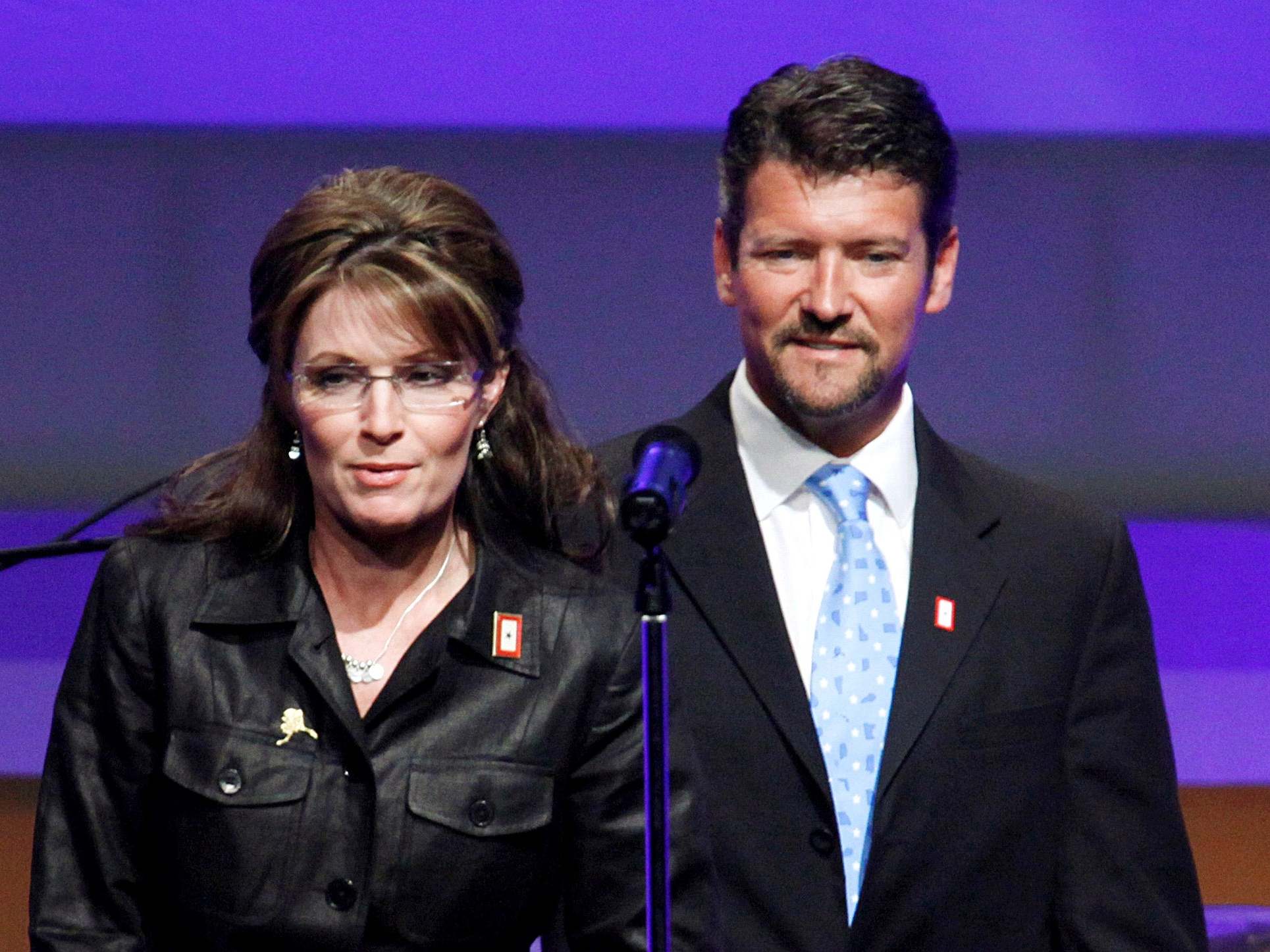Court documents appear to show that the husband of former Alaska governor and 2008 Republican vice presidential nominee Sarah Palin is seeking a divorce.