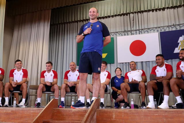 Steve Borthwick and the England team were welcomed by 1,000 school children in Miyazaki
