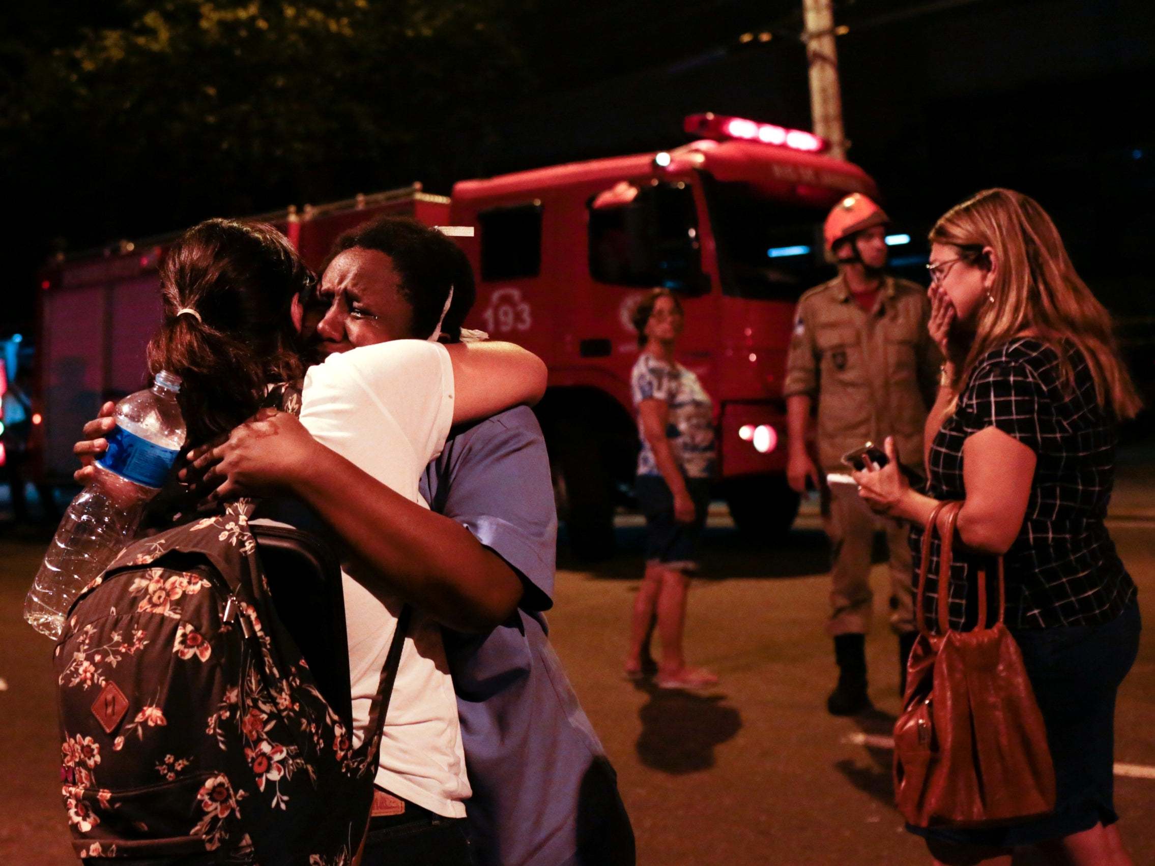 There were scenes of chaos and grief outside the Badim Hospital, Rio de Janeiro, as fire raged through wards