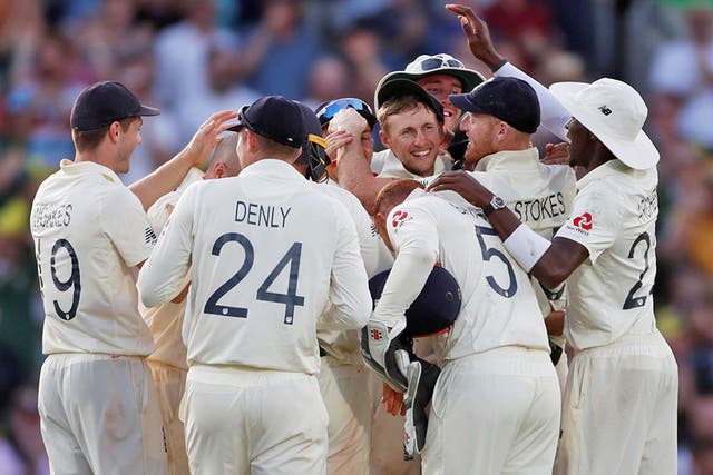 England celebrate winning the fifth Test at The Oval