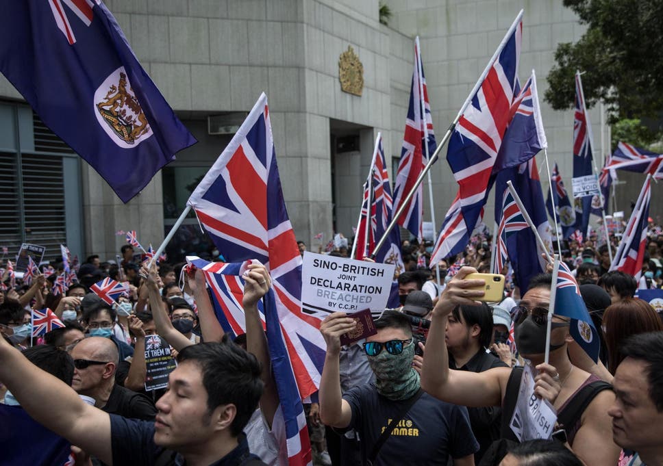 Resultado de imagem para pictures of riots in hong kong in front of the British Embassy
