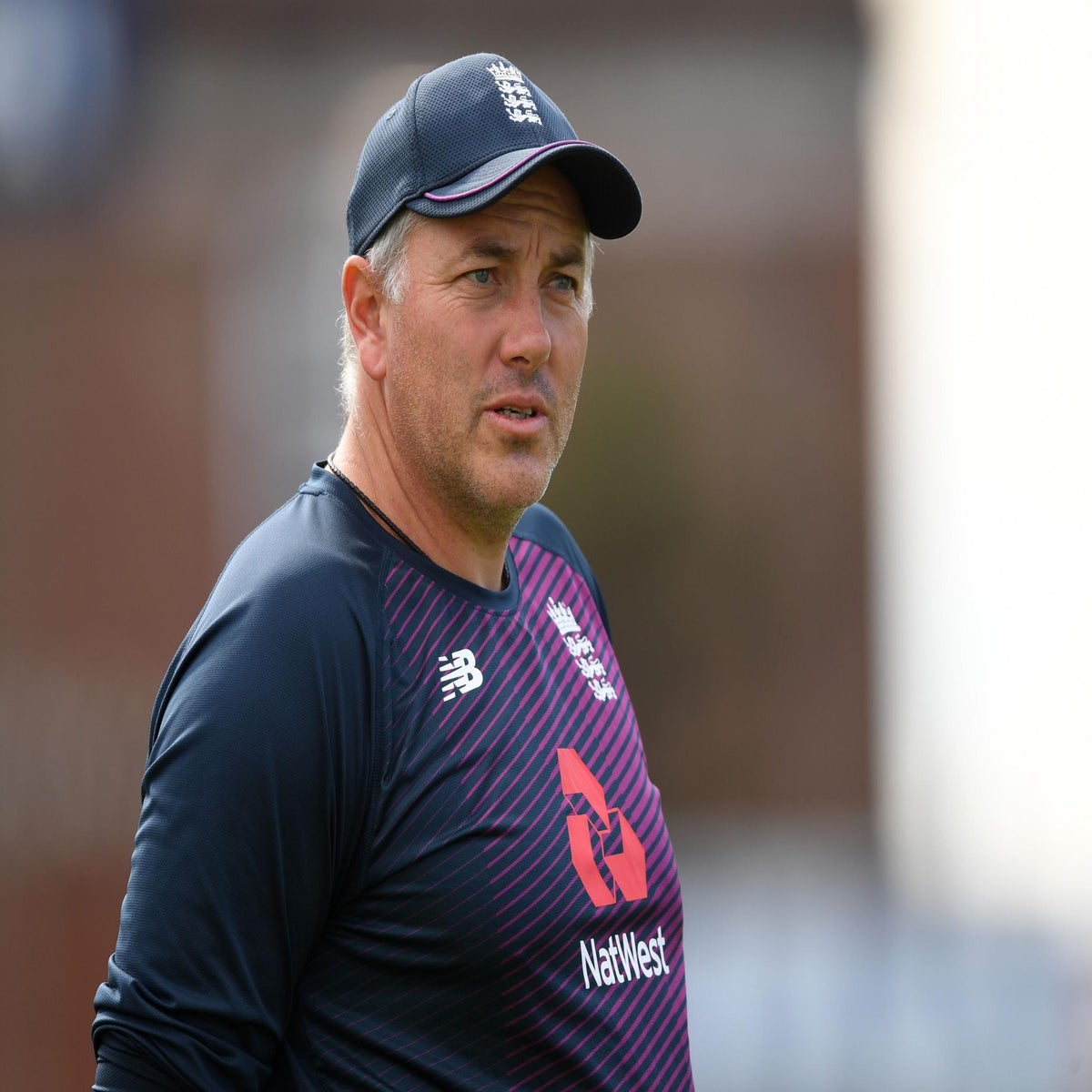 Bayliss tips Farbrace to succeed him as England cricket coach - AS USA