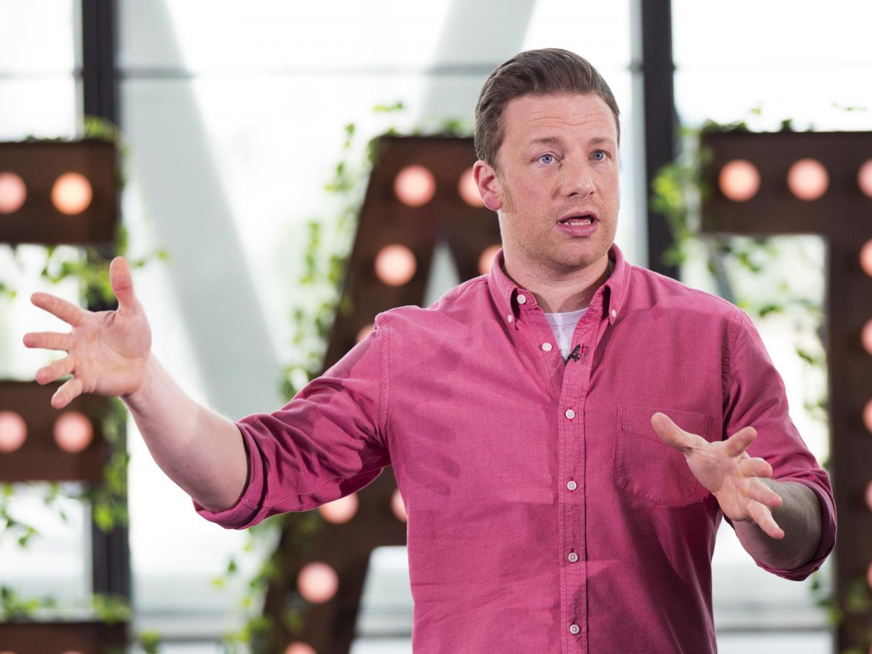 Collapse of Jamie Oliver's restaurant chain led to 1,000 job losses