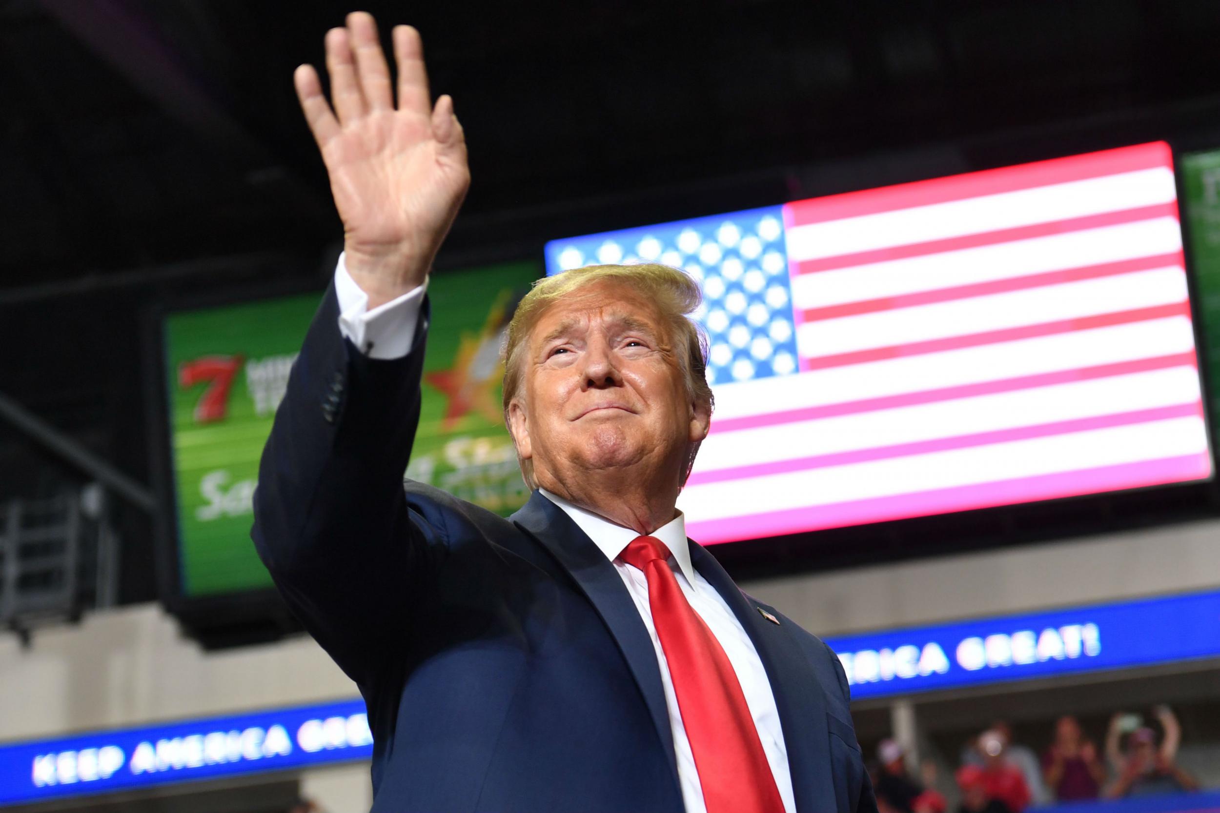 Donald Trump falsely tells supporters in New Mexico Hispanics &apos;want a border wall&apos;