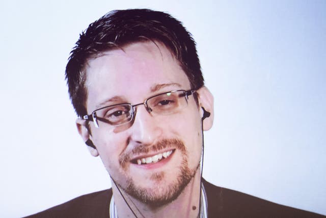 Snowden reveals his growing disillusionment with the Obama administration in his book