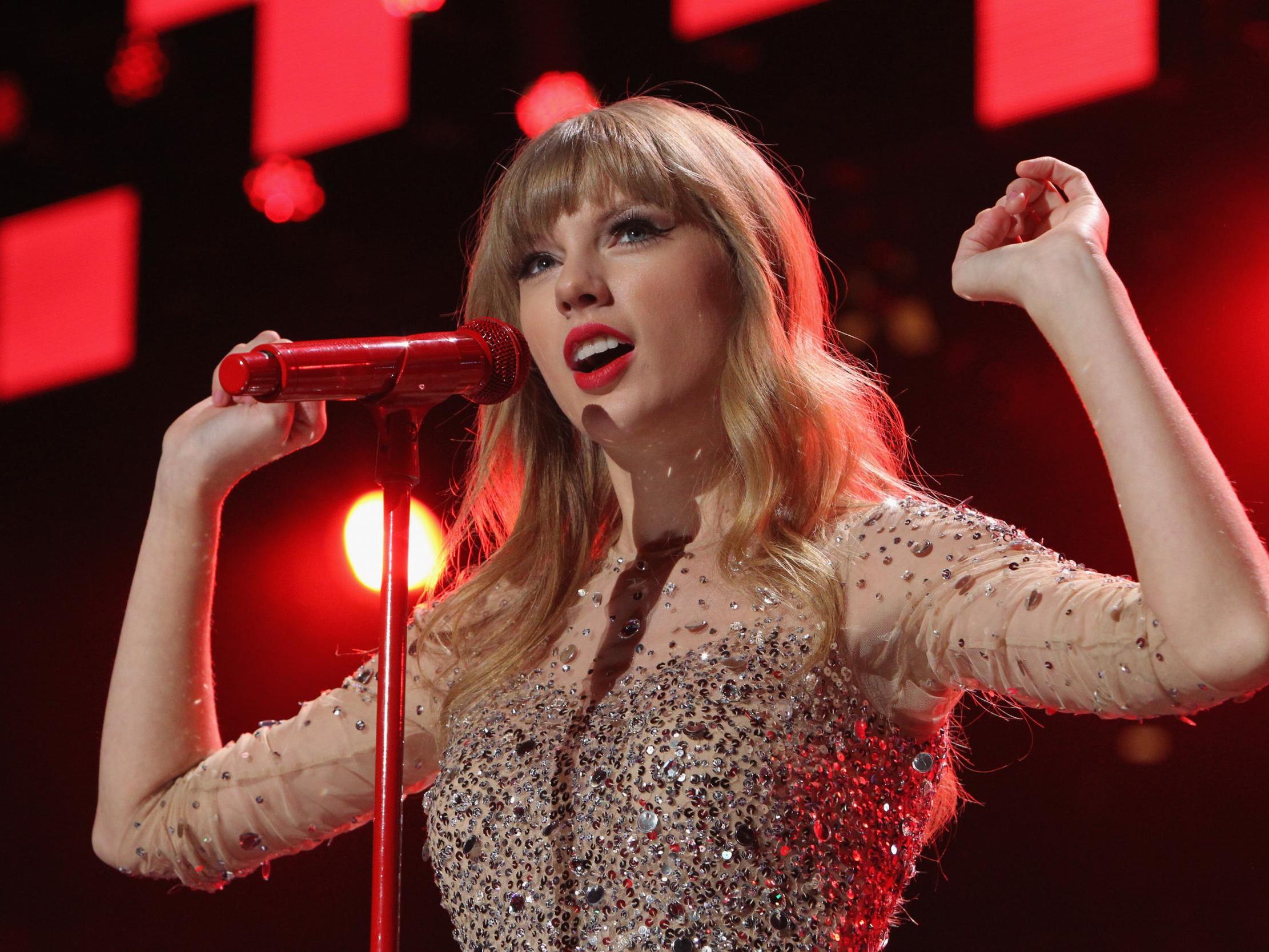 Taylor Swift Condemns White Supremacy In New Rolling Stone