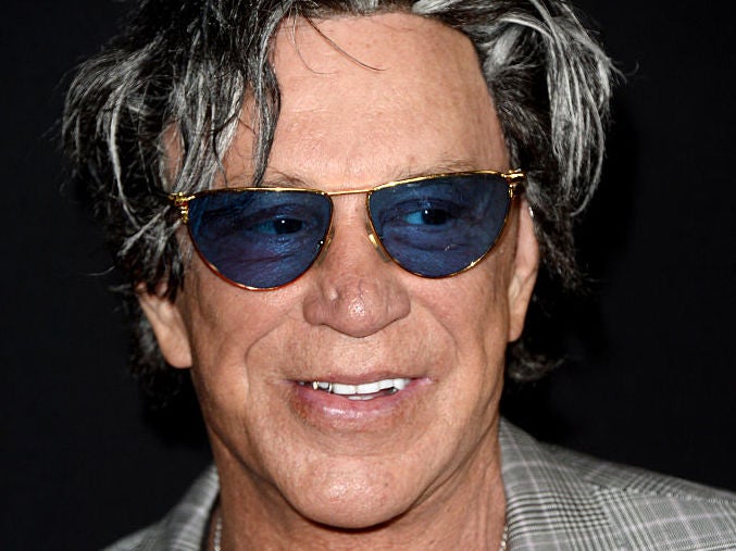 The Irishman producers deny Mickey Rourke&apos;s claim that he wasn&apos;t cast due to Robert De Niro feud