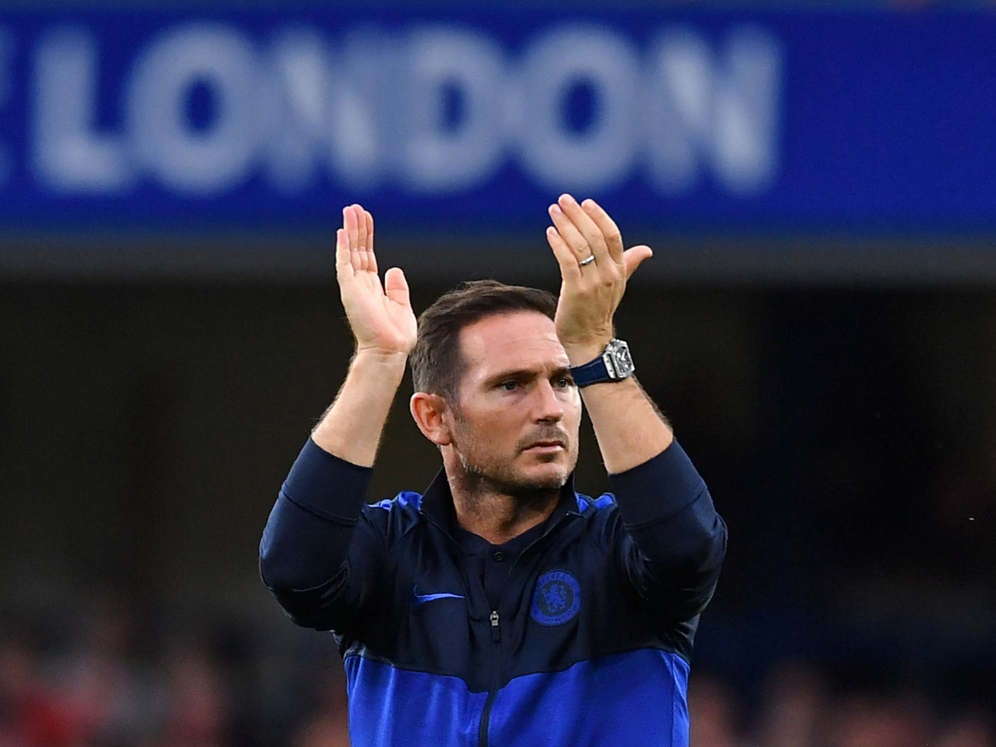 Lampard applauds the Chelsea fans