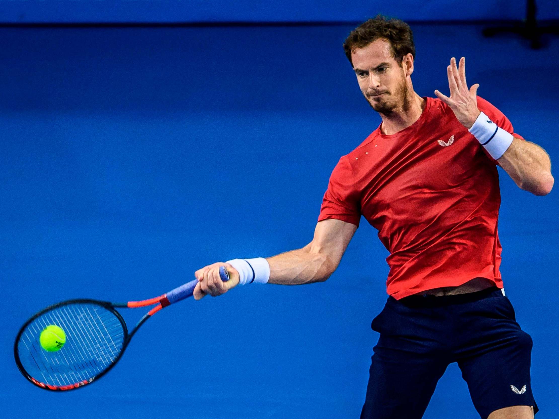 Andy Murray returns against Tennys Sandgren