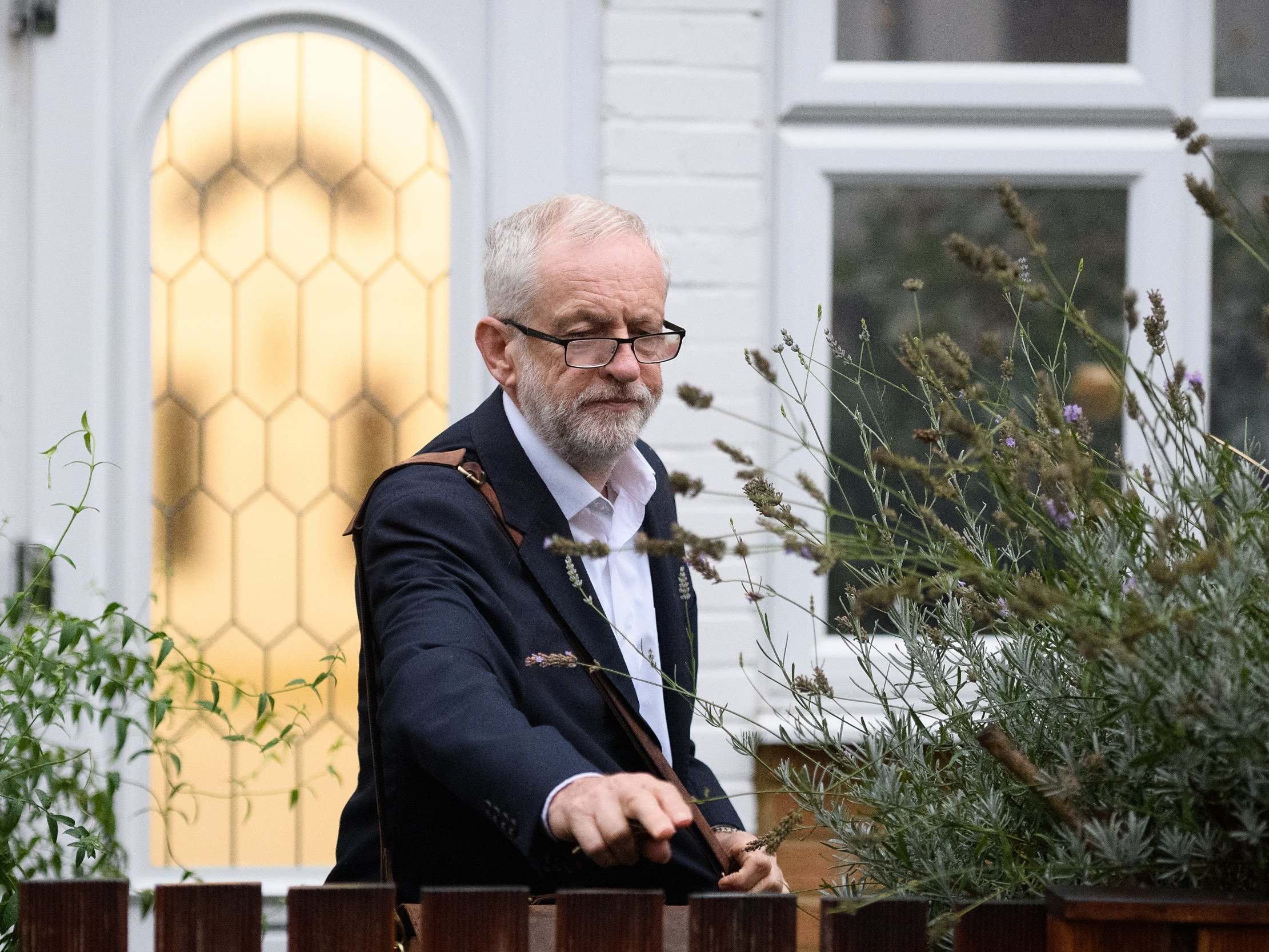 Low-income families will be &apos;thousands of pounds&apos; better off under Labour welfare plans, says think tank