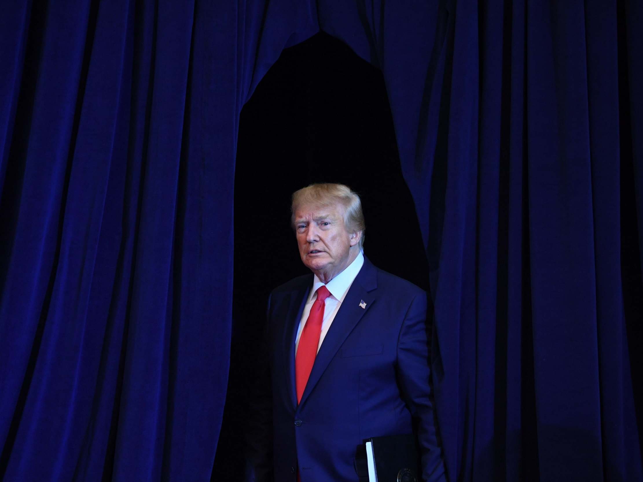 Trump news – live: Intel chief admits Ukraine whistleblower complaint &apos;unprecedented&apos; as details reveal White House tried to hide phone call record